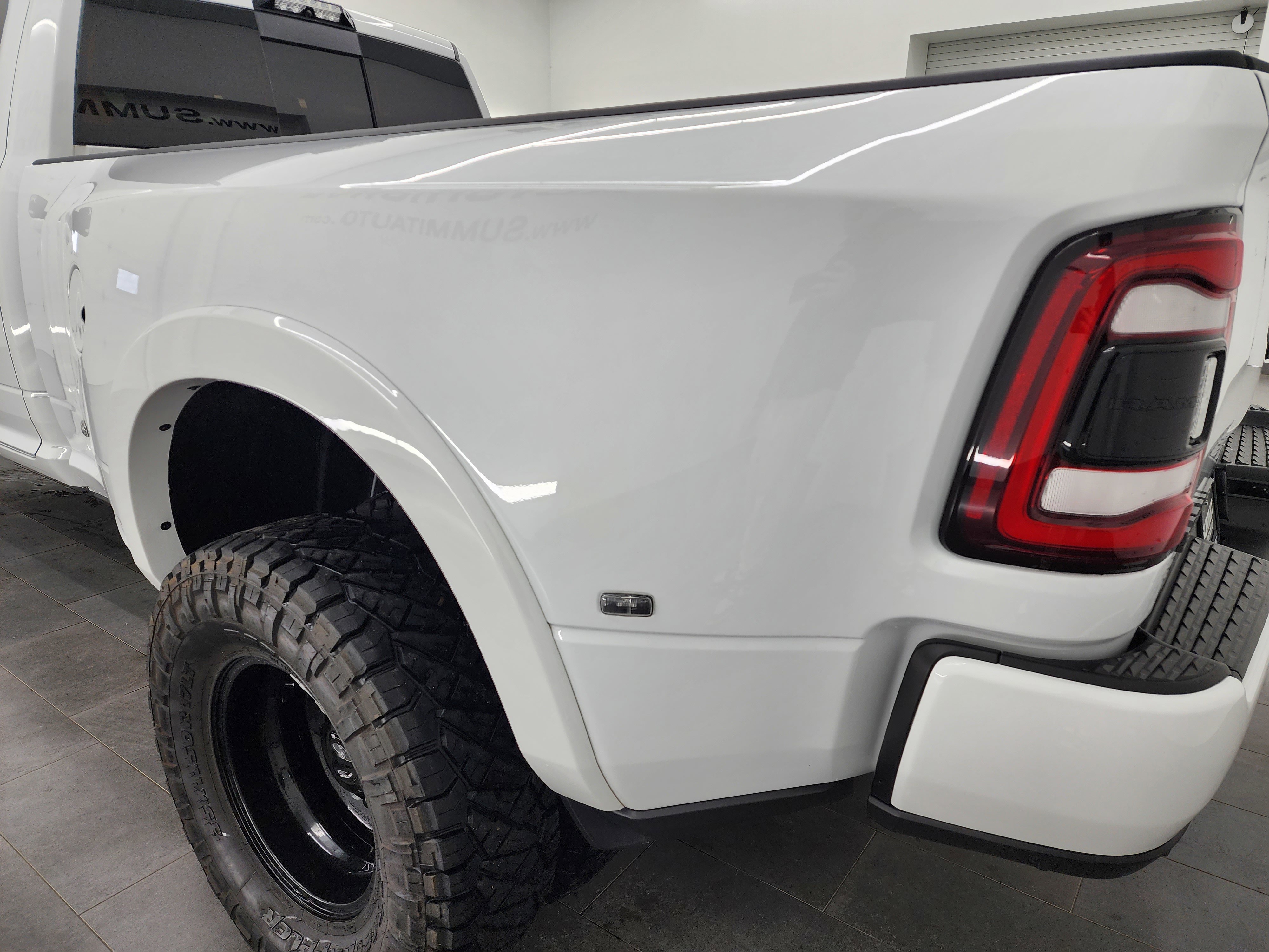 Used 2021 RAM 3500 Laramie w/ Night Edition image 32