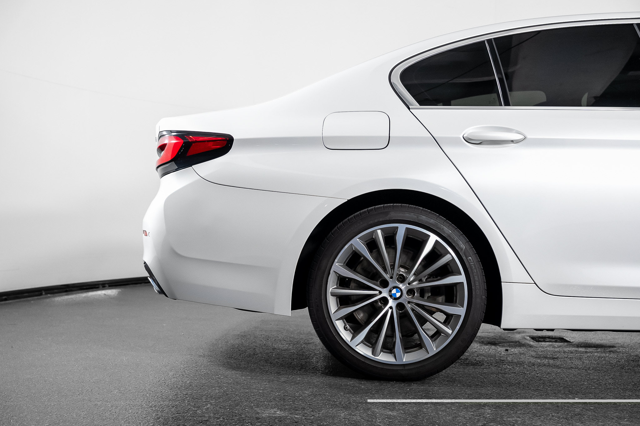 Used 2021 BMW 540i xDrive w/ Premium Package AWD/4WD image 30