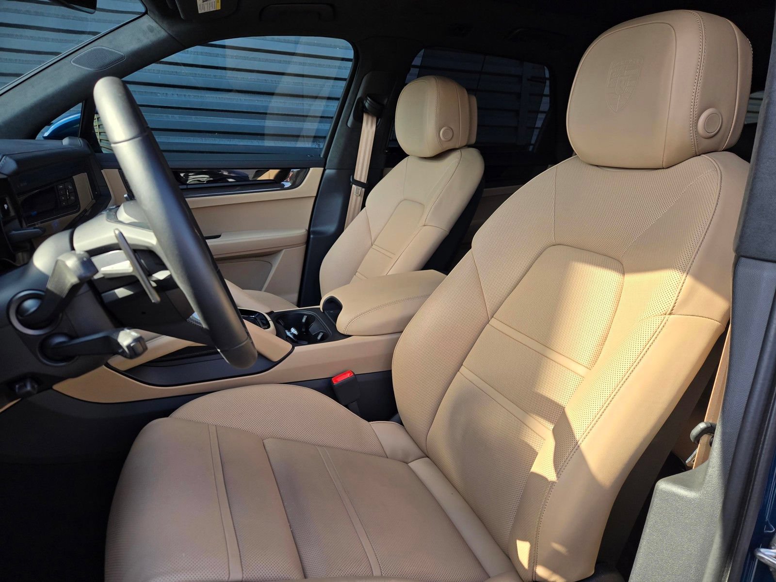 Certified 2026 Porsche Cayenne GTS AWD/4WD image 5