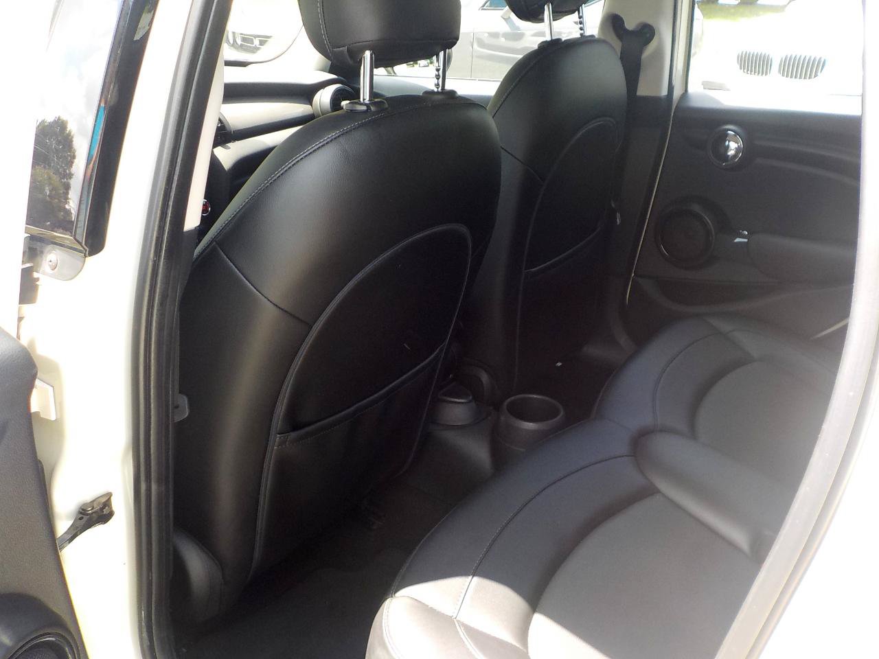 Used 2016 MINI Cooper 4-Door Hardtop FWD image 17