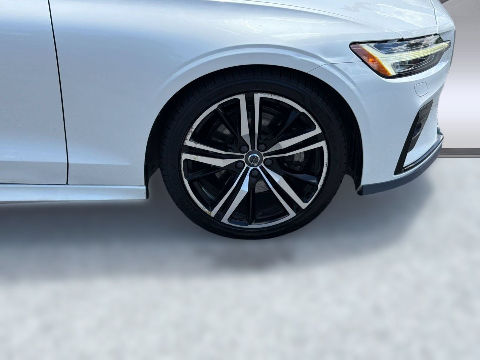 Used 2019 Volvo S60 T5 R-Design FWD image 11