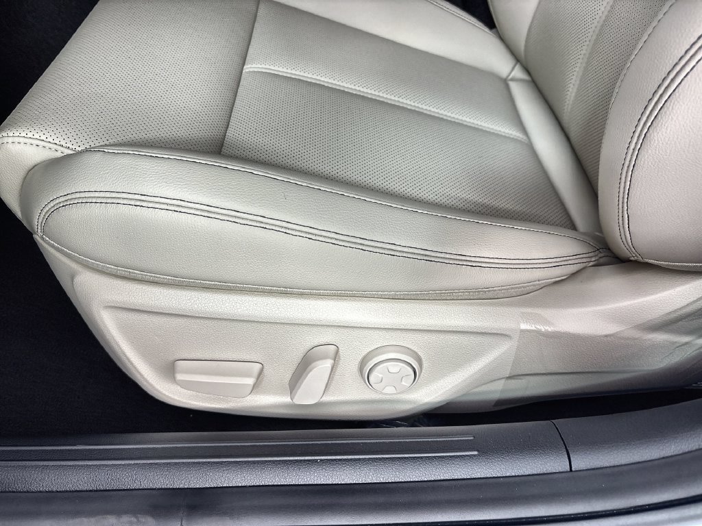 New 2026 Genesis G70 2.5T RWD image 14