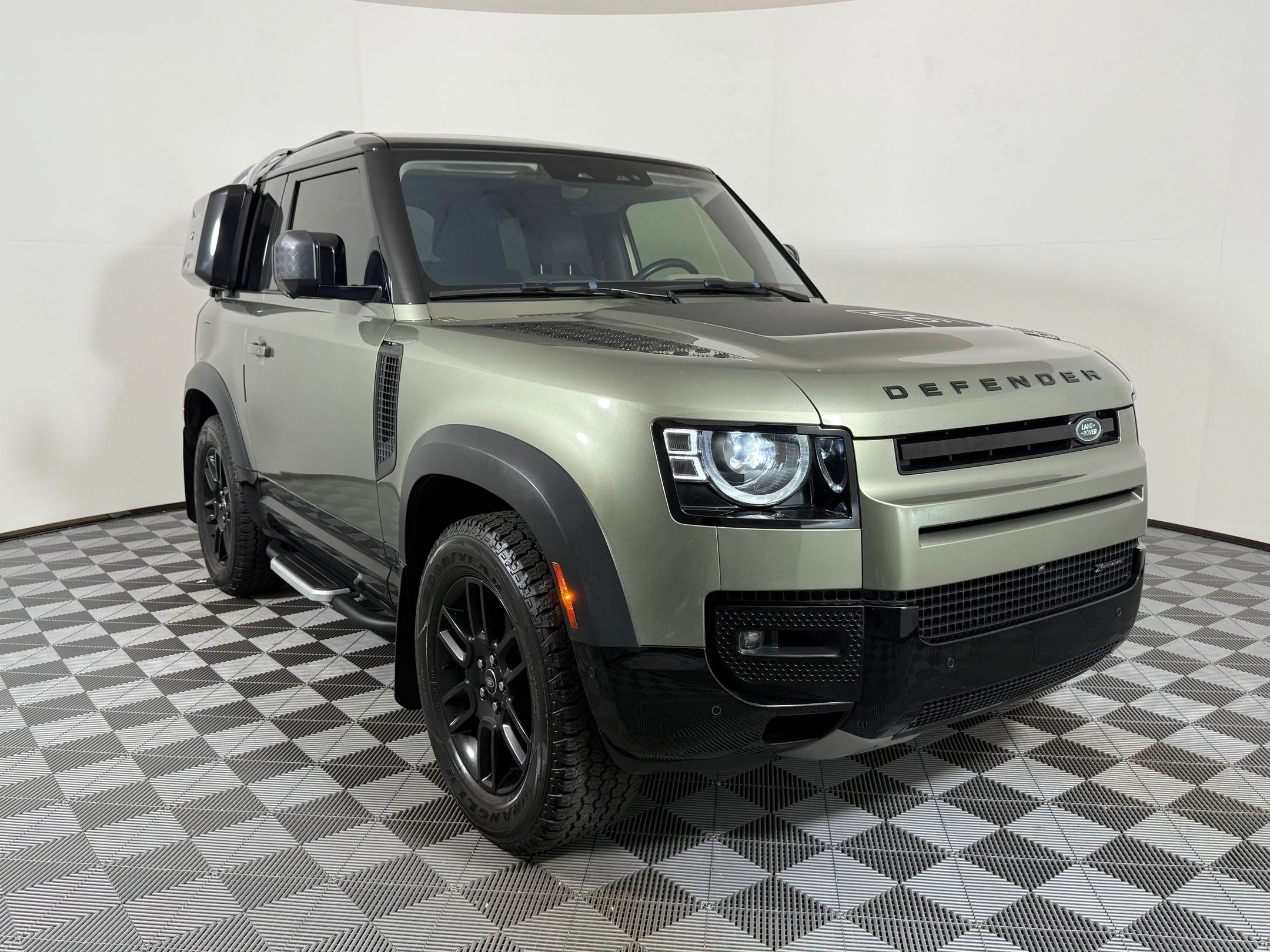 Used 2022 Land Rover Defender 90 X-Dynamic S AWD/4WD image 7