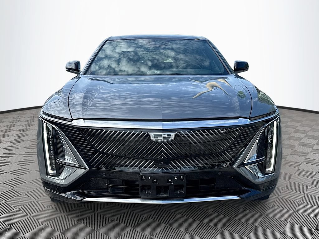 Used 2023 Cadillac Lyriq AWD image 2