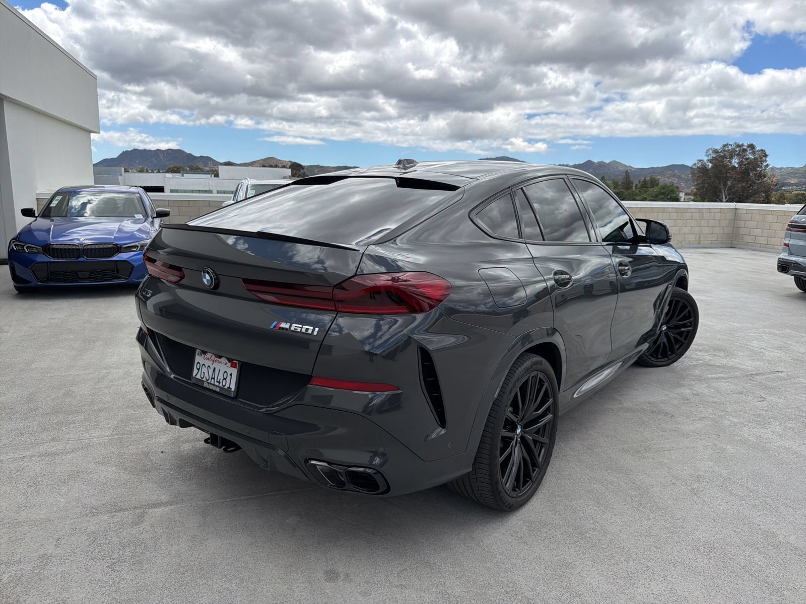 Certified 2024 BMW X6 M60i w/ Dynamic Handling Package AWD/4WD image 4