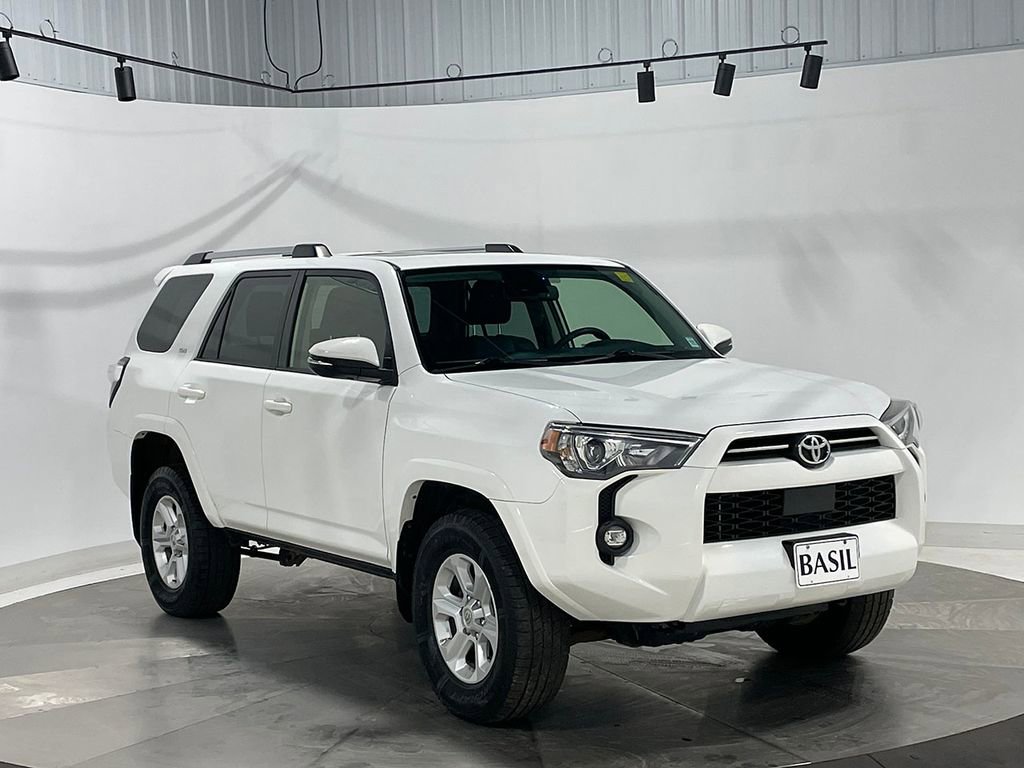 Used 2022 Toyota 4Runner SR5 Premium w/ Moonroof Package AWD/4WD image 40