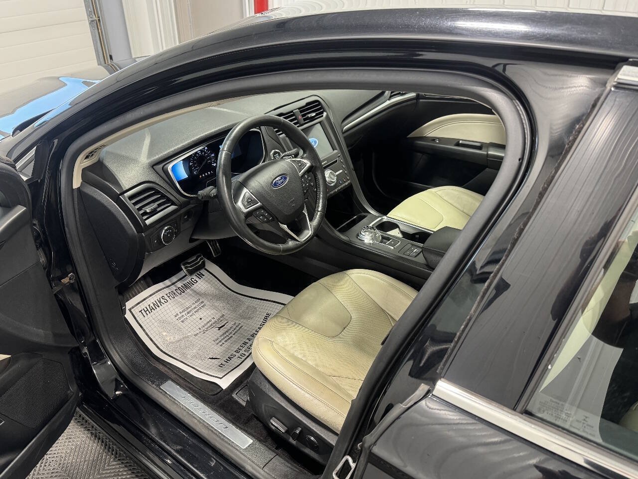 Used 2017 Ford Fusion Energi Titanium FWD image 7