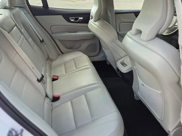 Used 2020 Volvo S60 T5 Momentum image 17