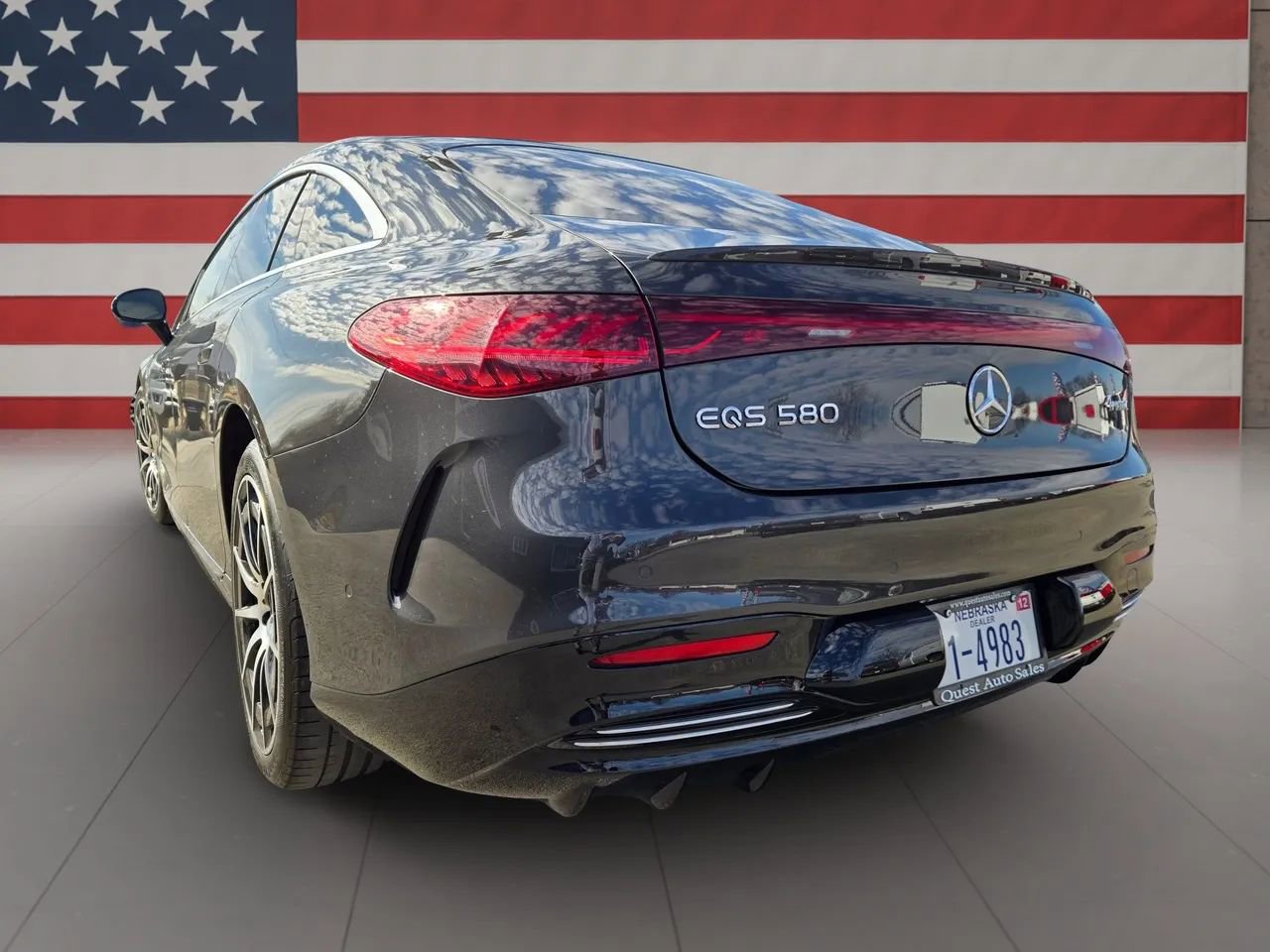 Used 2023 Mercedes-Benz EQS 580 4MATIC Sedan w/ Exclusive Trim Package image 7