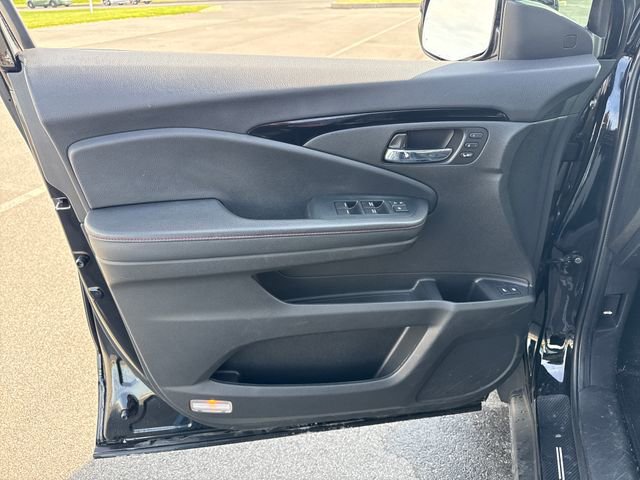 Used 2022 Honda Pilot Black Edition image 26