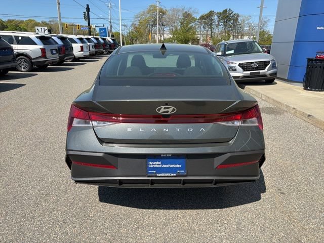 Certified 2026 Hyundai Elantra SE w/ Cargo Package FWD image 6