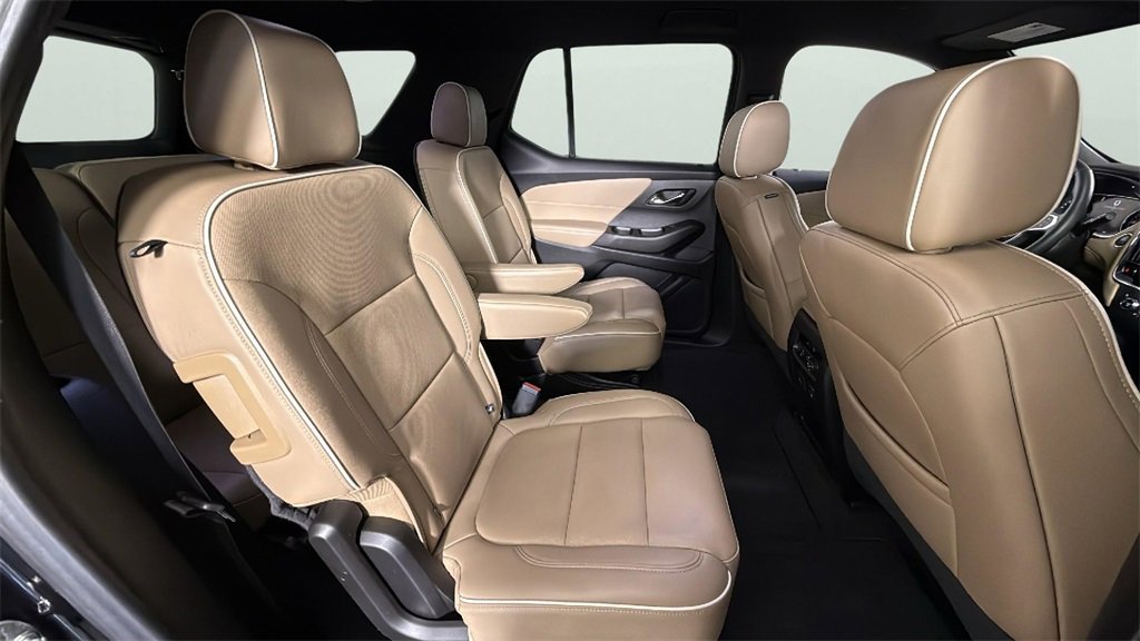 Used 2023 Chevrolet Traverse Premier image 30