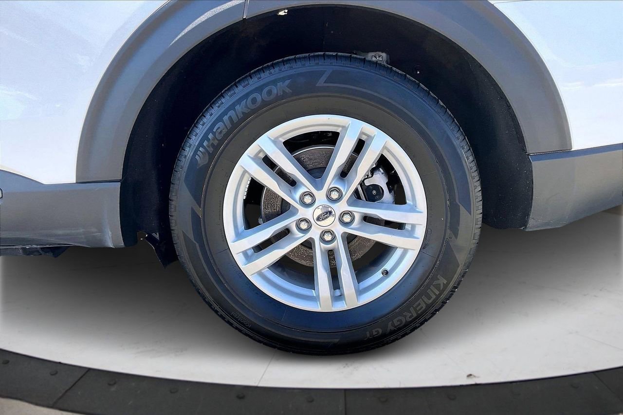 Used 2024 Ford Explorer XLT w/ Equipment Group 202A image 35