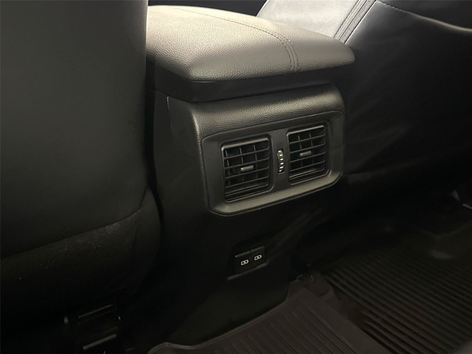 Used 2022 Toyota RAV4 XSE AWD/4WD image 35