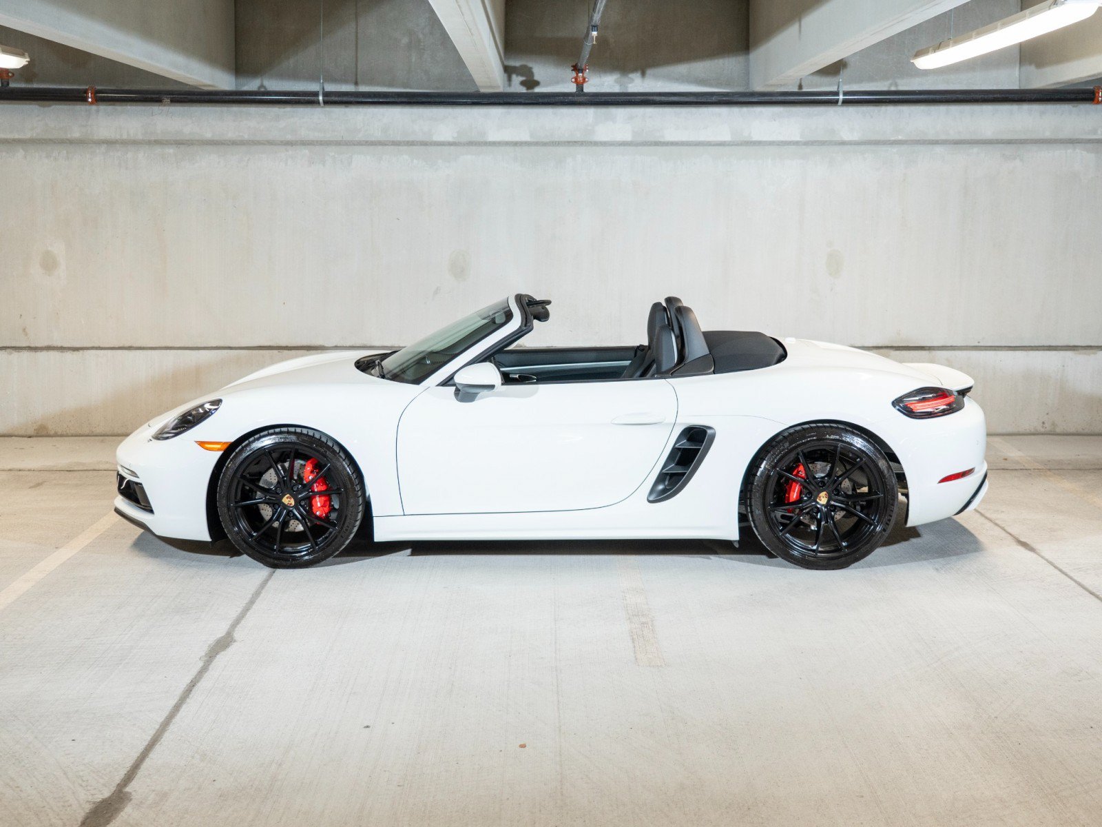 Certified 2025 Porsche 718 Boxster S RWD image 2