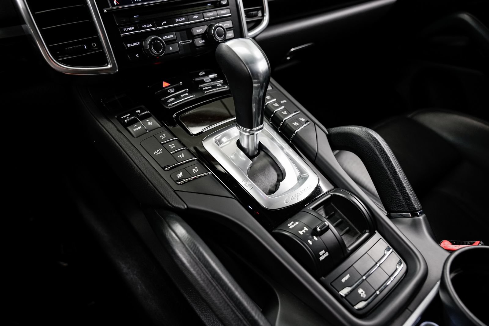 Used 2015 Porsche Cayenne Diesel AWD/4WD image 14