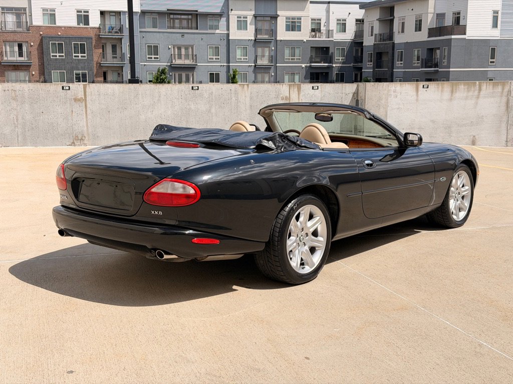 Used 2000 Jaguar XK8 Convertible RWD image 3