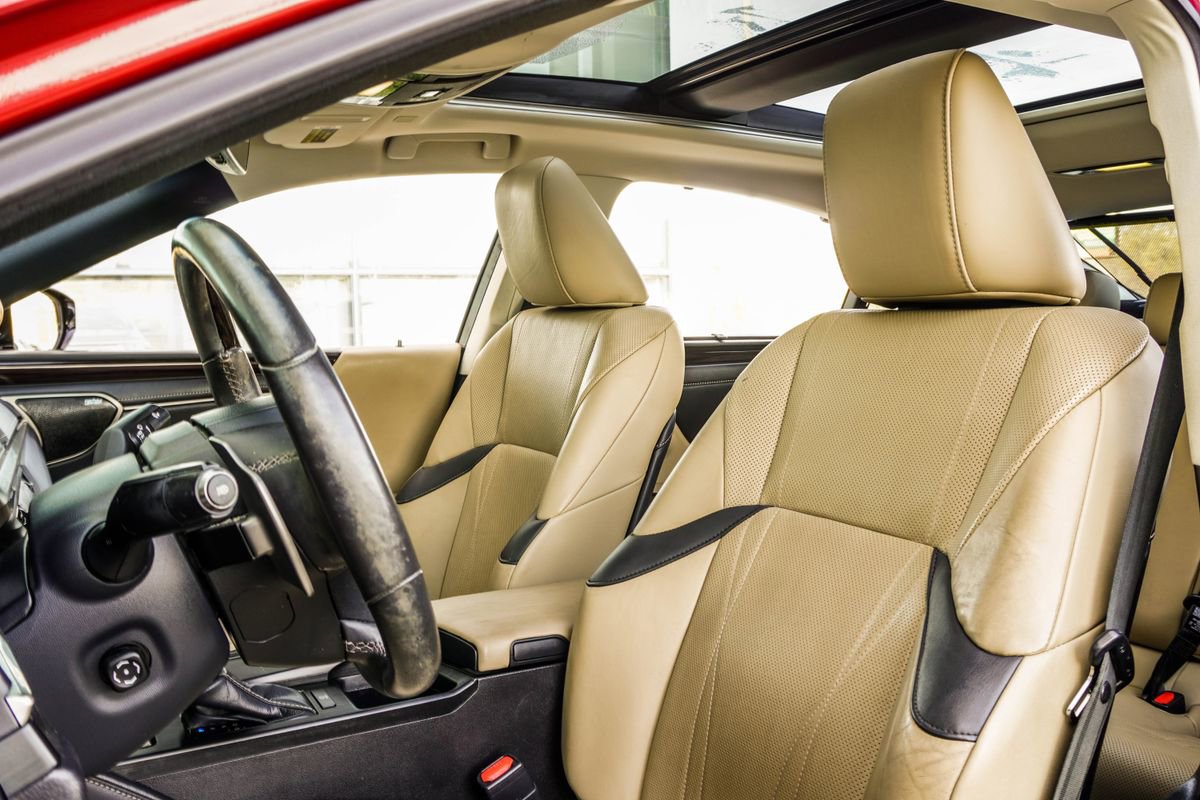 Used 2020 Lexus ES 350 Ultra Luxury w/ Accessory Package 2 image 33