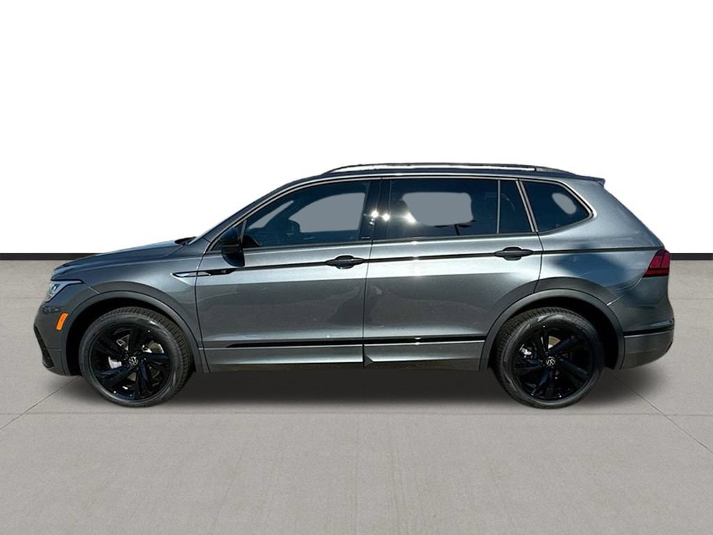 Used 2024 Volkswagen Tiguan SE R-Line FWD image 3