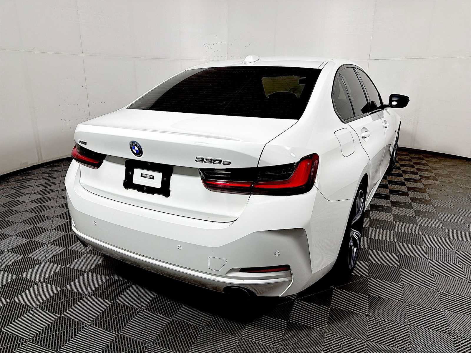 Certified 2023 BMW 330e xDrive w/ Premium Package AWD/4WD image 6