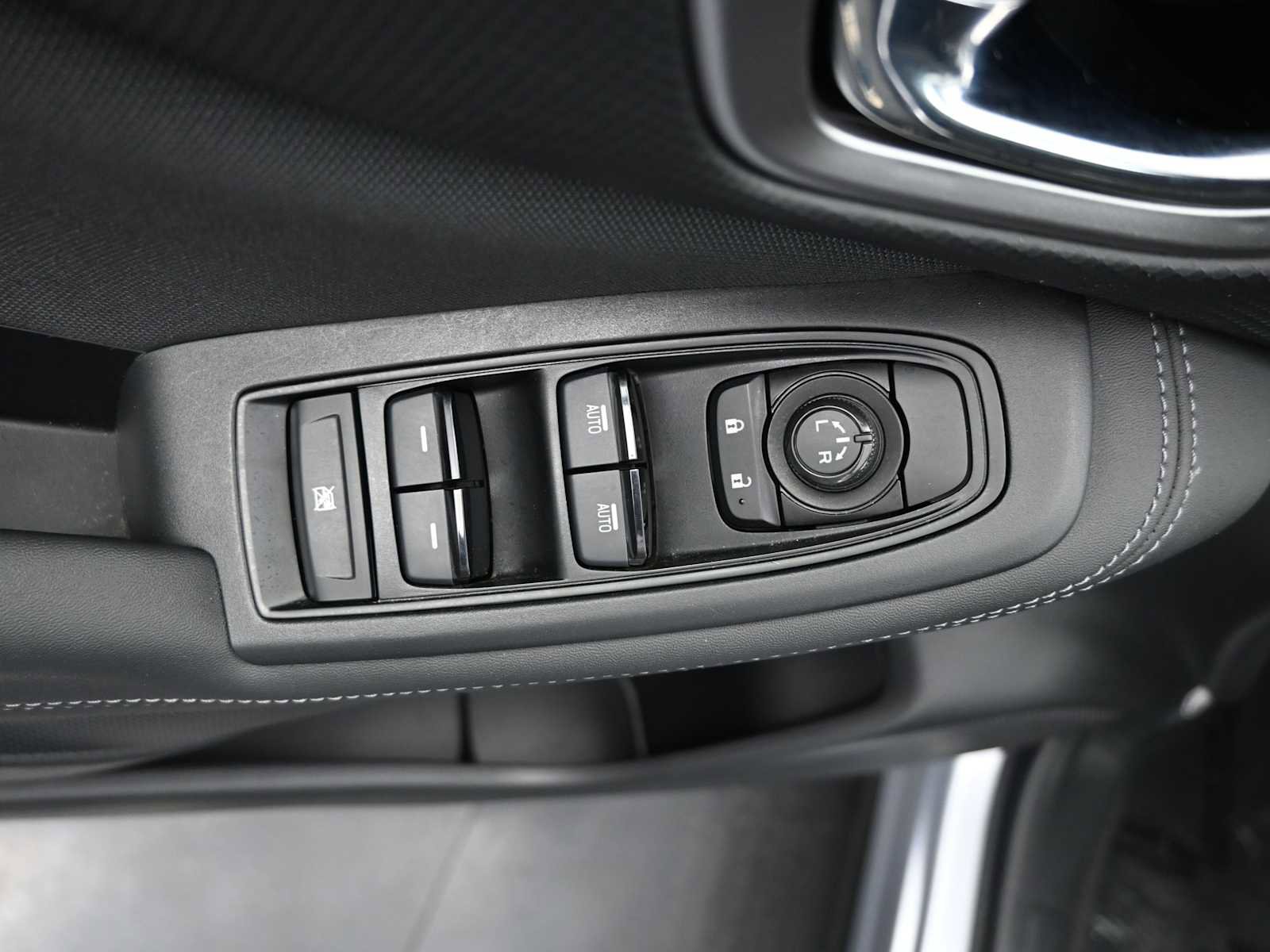 Used 2023 Subaru Forester Premium image 7