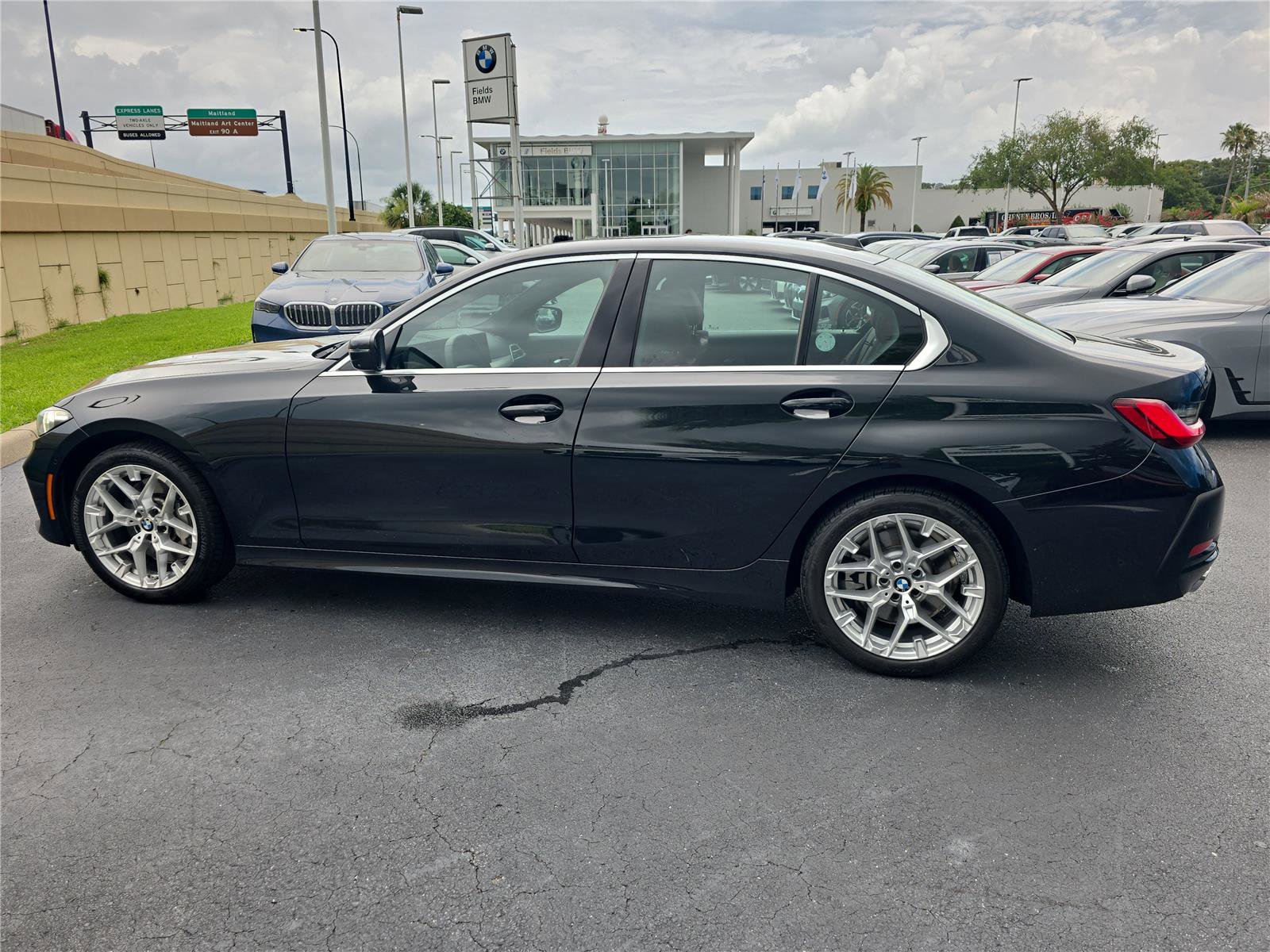 Used 2025 BMW 330i Sedan RWD image 4