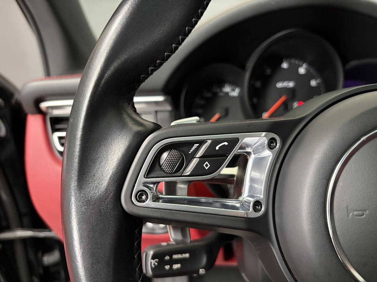 Used 2020 Porsche Macan GTS AWD/4WD image 25