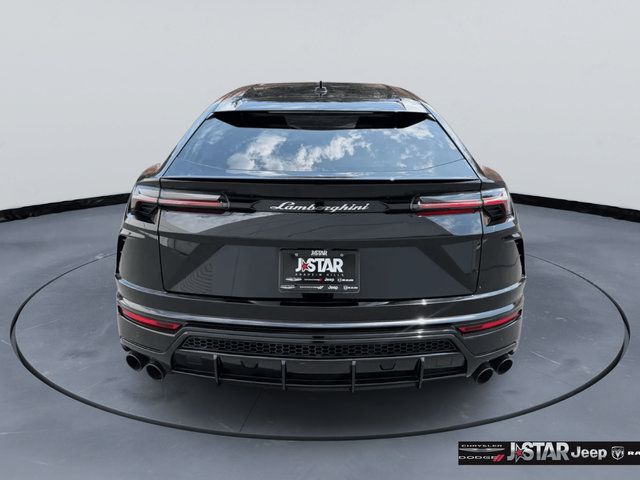 Used 2022 Lamborghini Urus AWD/4WD image 6