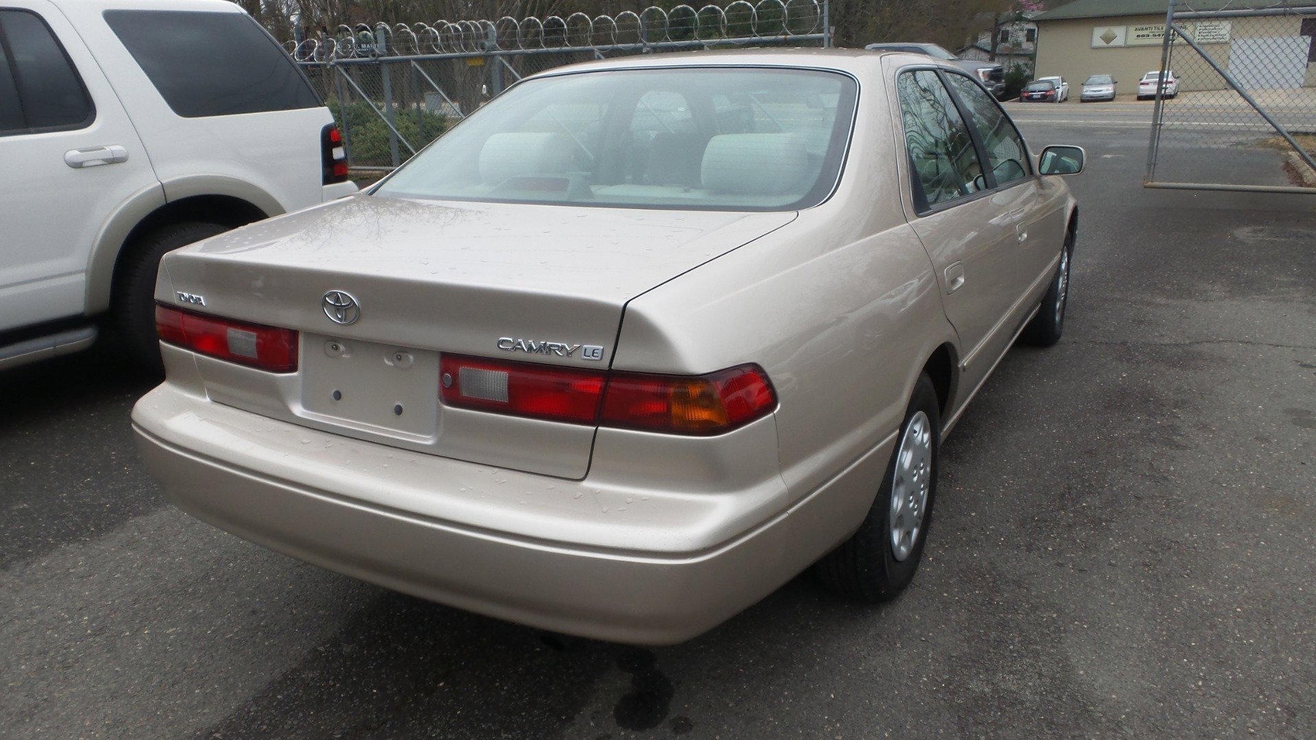 Used 1998 Toyota Camry LE FWD image 4