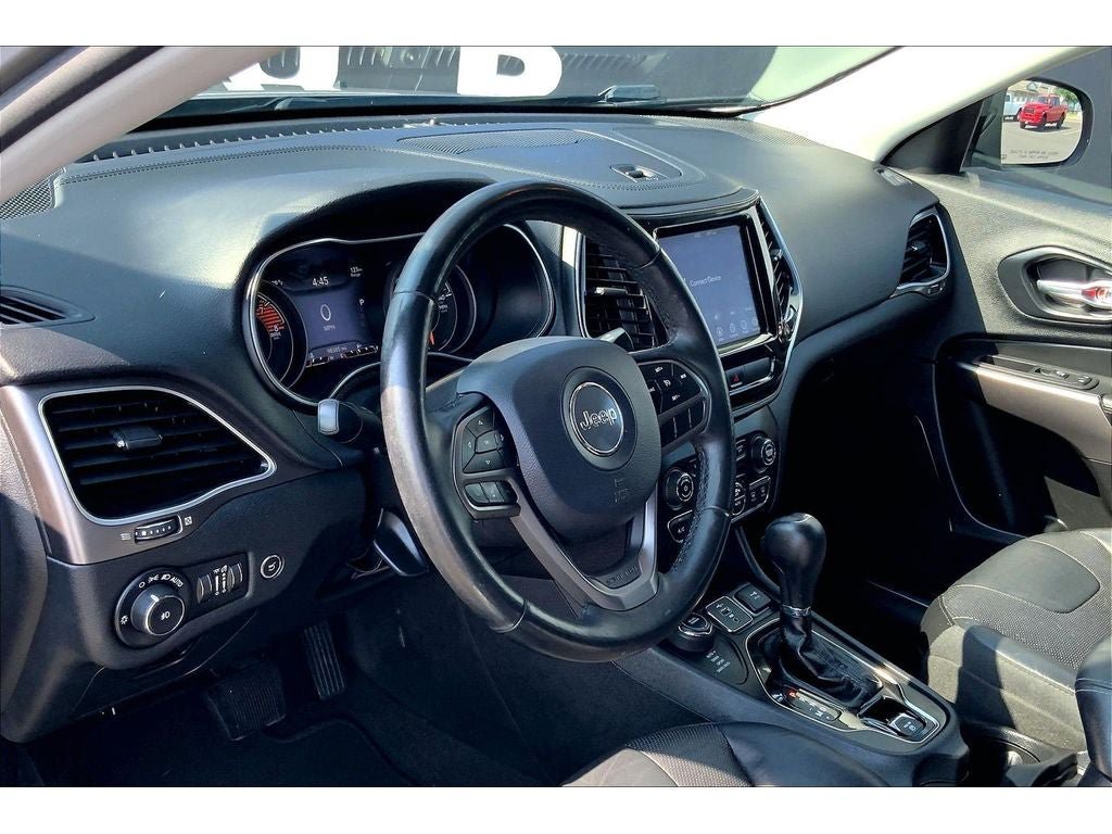 Used 2019 Jeep Cherokee Limited AWD/4WD image 16