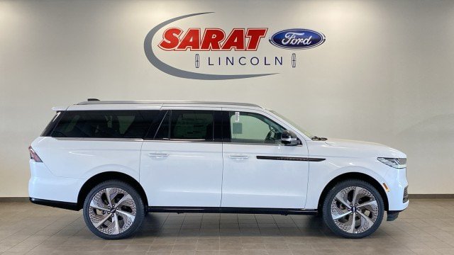 New 2026 Lincoln Navigator L Black Label AWD/4WD image 1