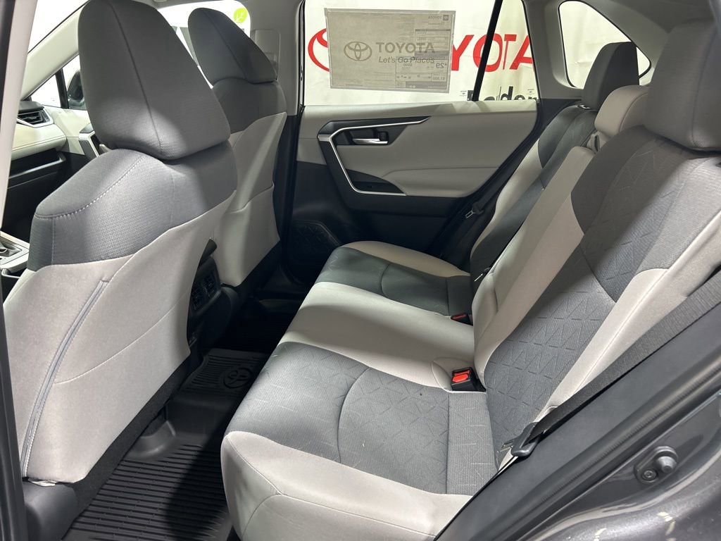 Used 2025 Toyota RAV4 XLE image 21