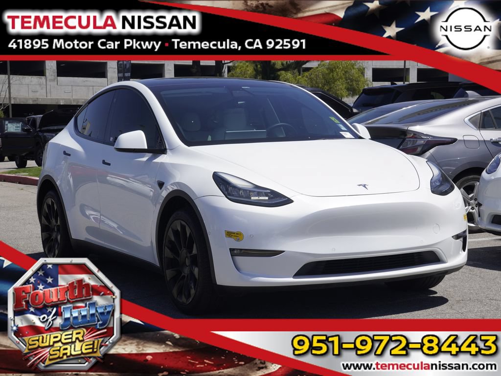 Used 2022 Tesla Model Y Long Range AWD/4WD image 1