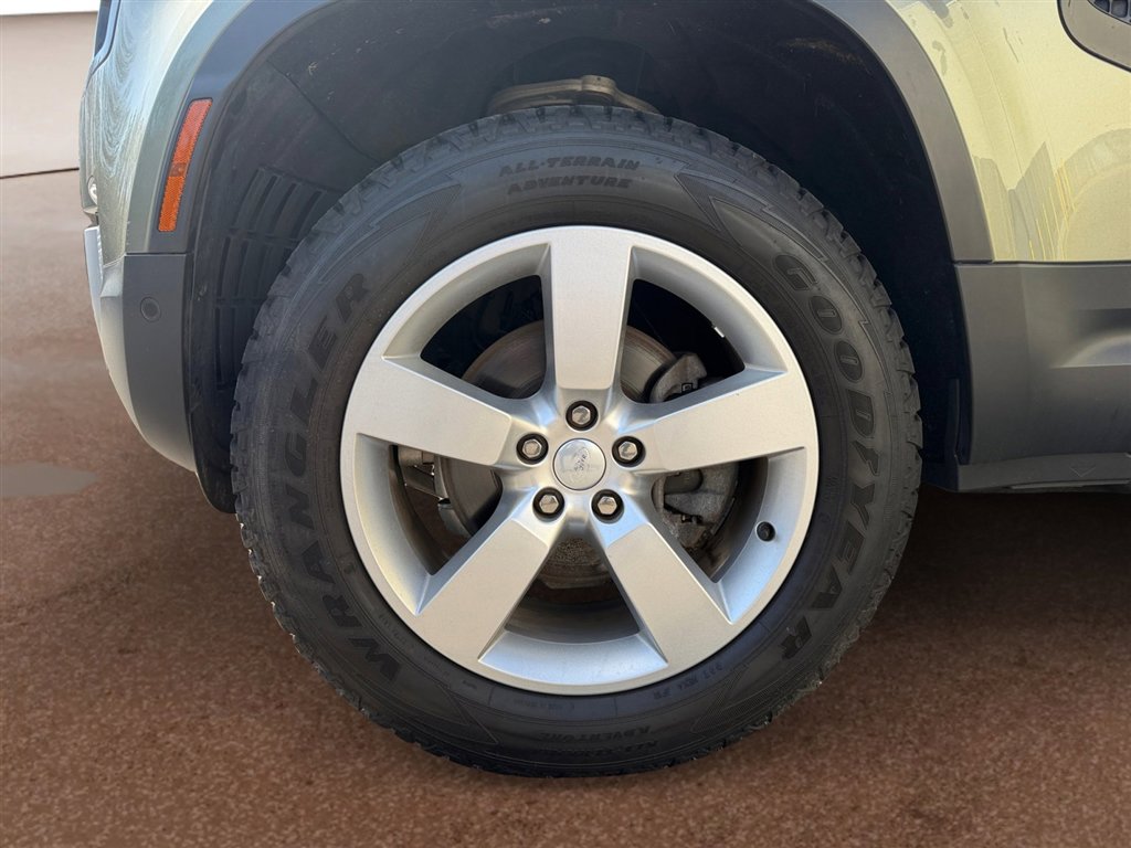 Used 2023 Land Rover Defender 90 S image 9