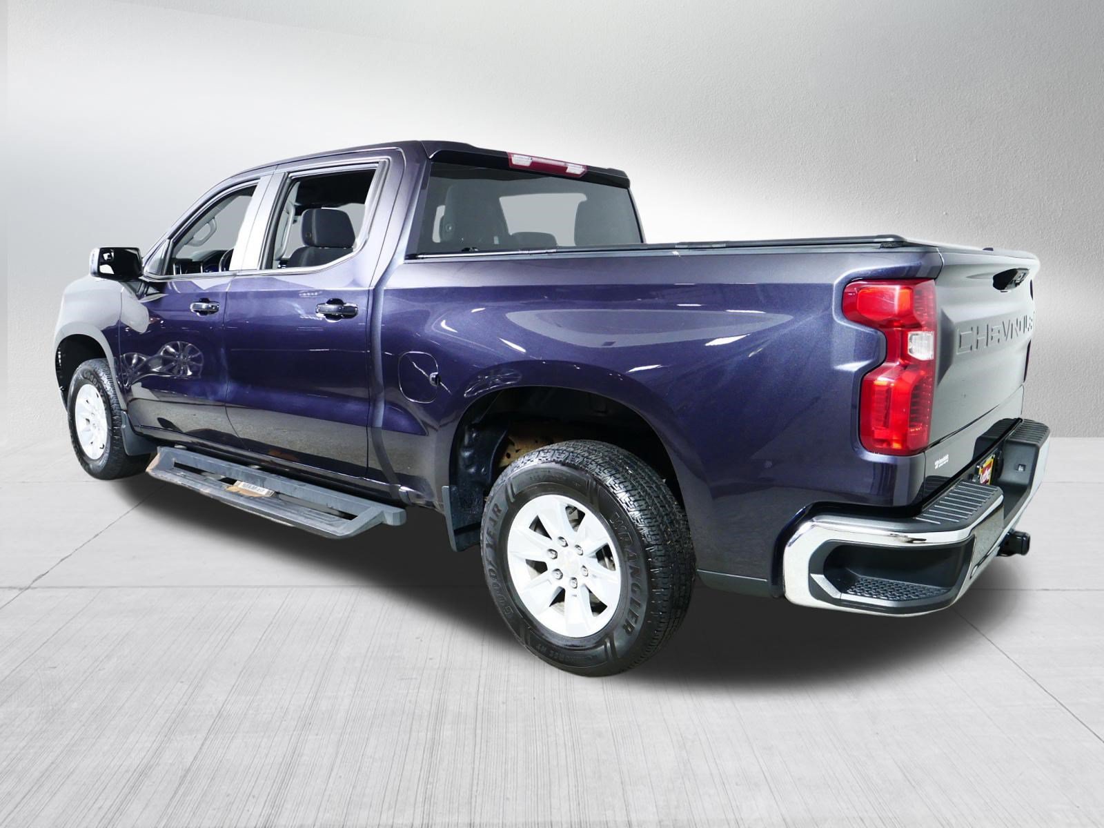Used 2022 Chevrolet Silverado 1500 LT AWD/4WD image 5