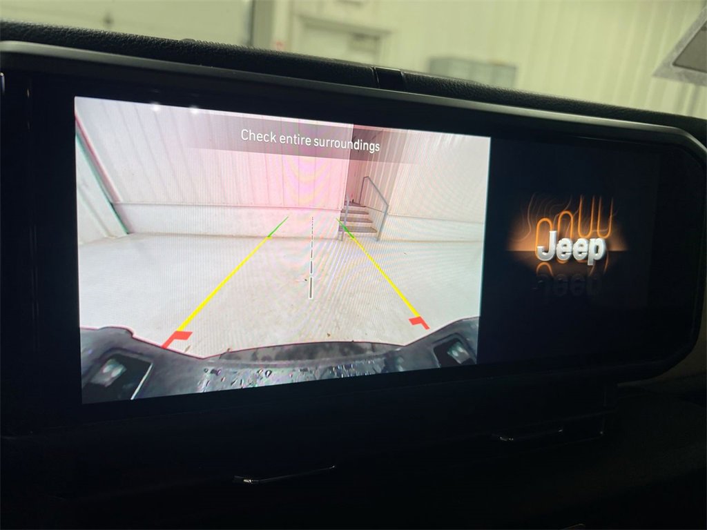 Used 2024 Jeep Gladiator Sport image 14