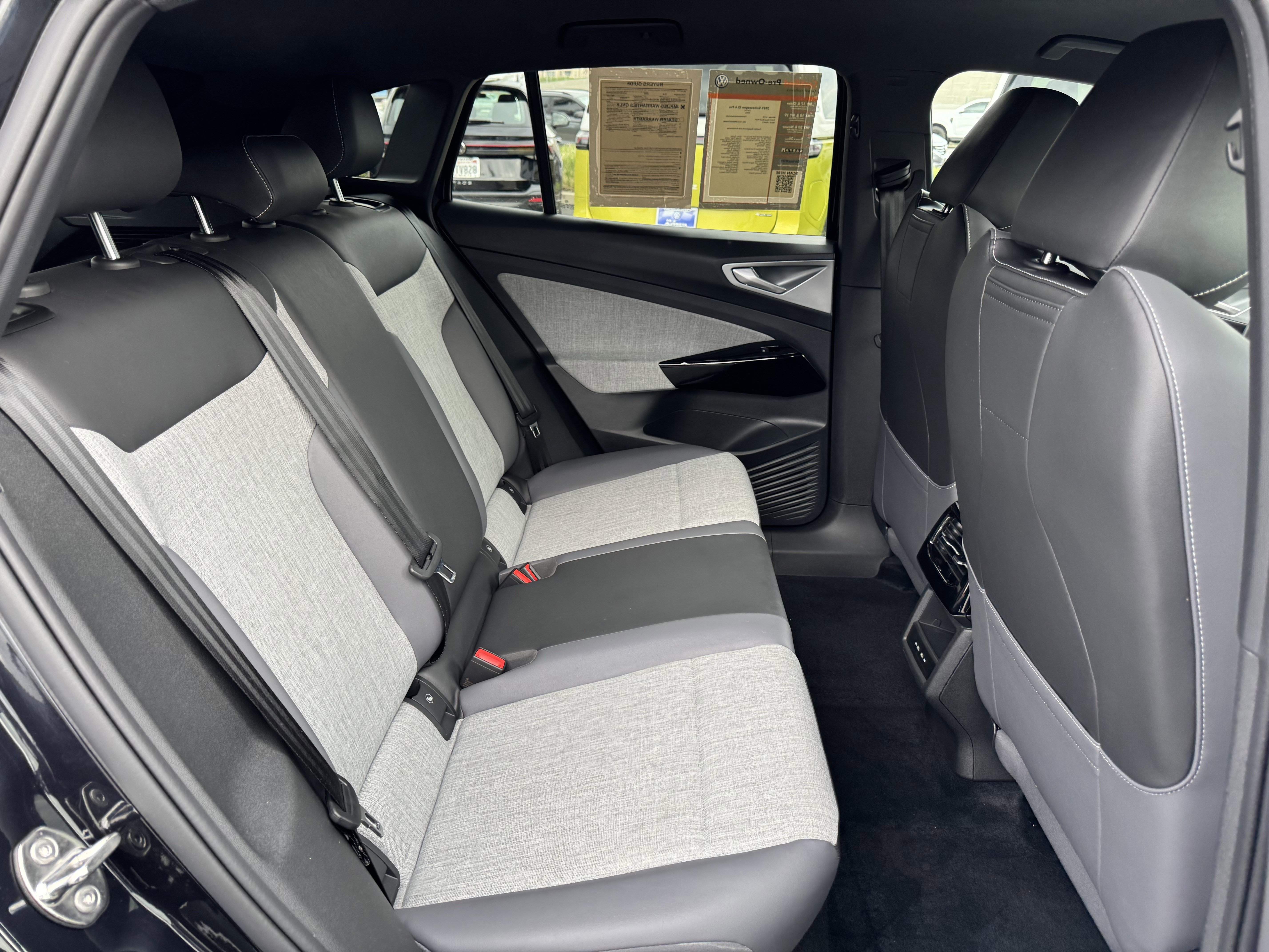 Used 2025 Volkswagen ID.4 Pro image 34