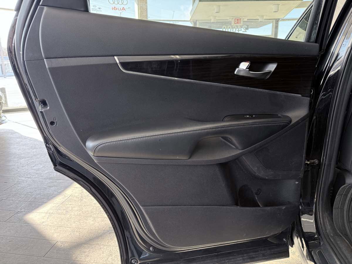 Used 2020 Kia Sorento S image 21