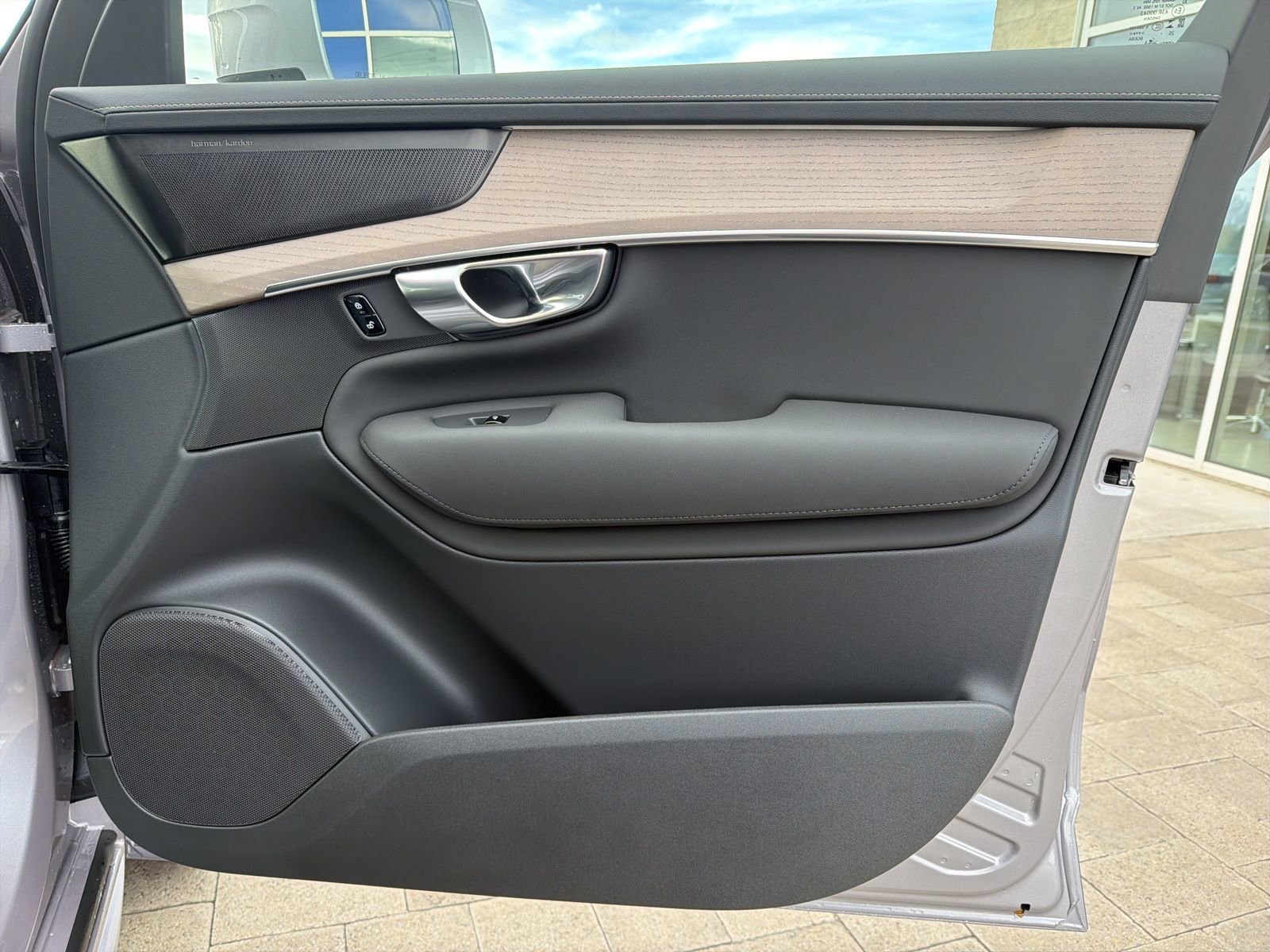 New 2026 Volvo XC90 T8 Plus w/ Protection Package AWD/4WD image 25