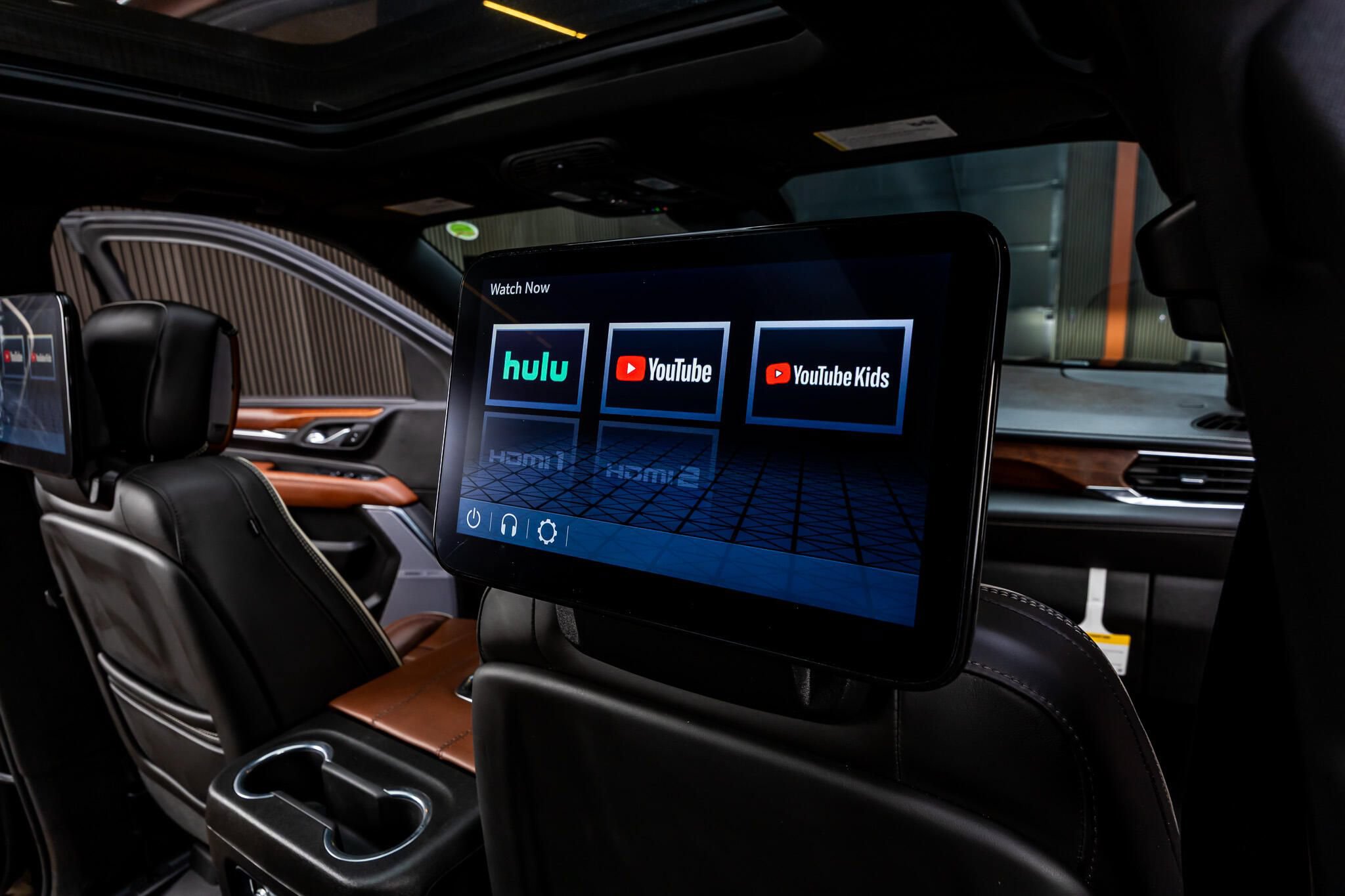 Used 2024 GMC Yukon Denali Ultimate w/ LPO, Floor Liner Package AWD/4WD image 31