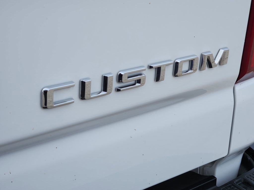 Used 2024 Chevrolet Silverado 2500 Custom w/ Custom Convenience Package image 12