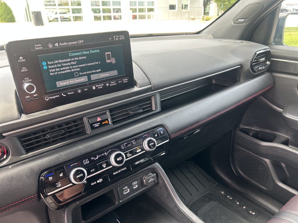 Used 2025 Honda Pilot Black Edition image 16