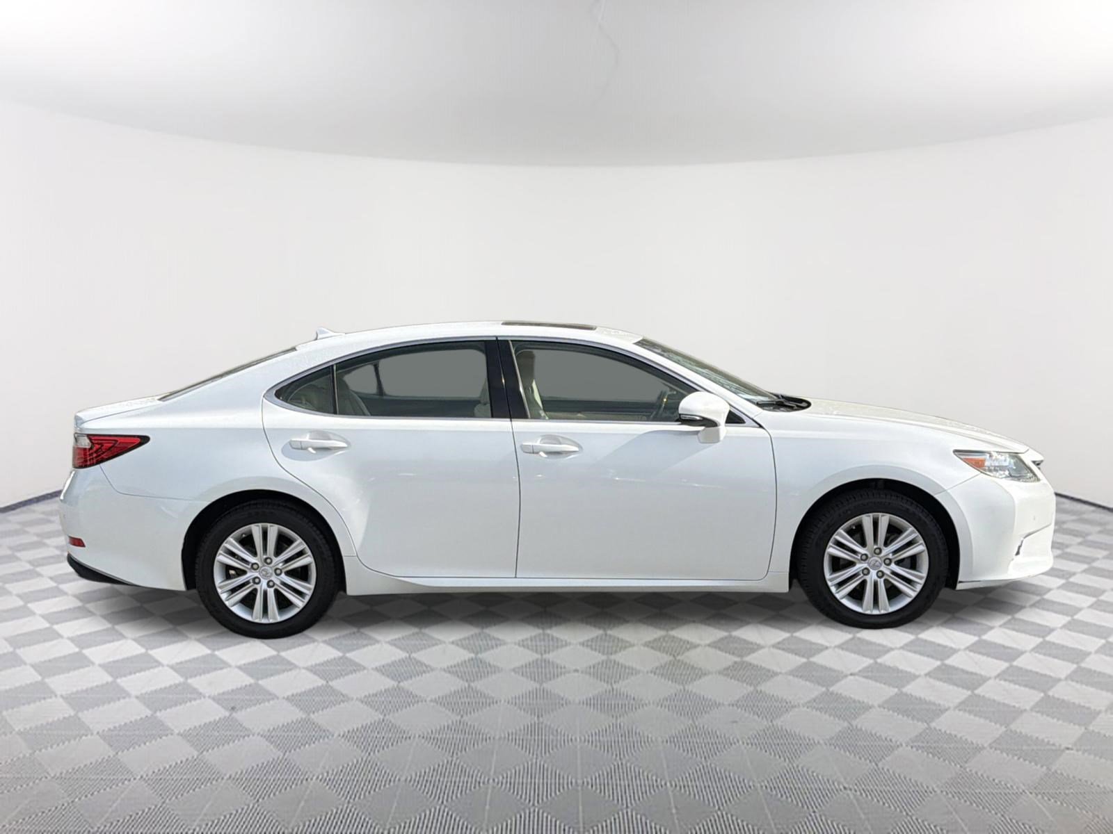 Used 2014 Lexus ES 350 4dr Car w/ Premium Package image 5