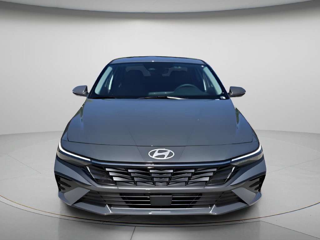 New 2026 Hyundai Elantra Limited FWD image 3