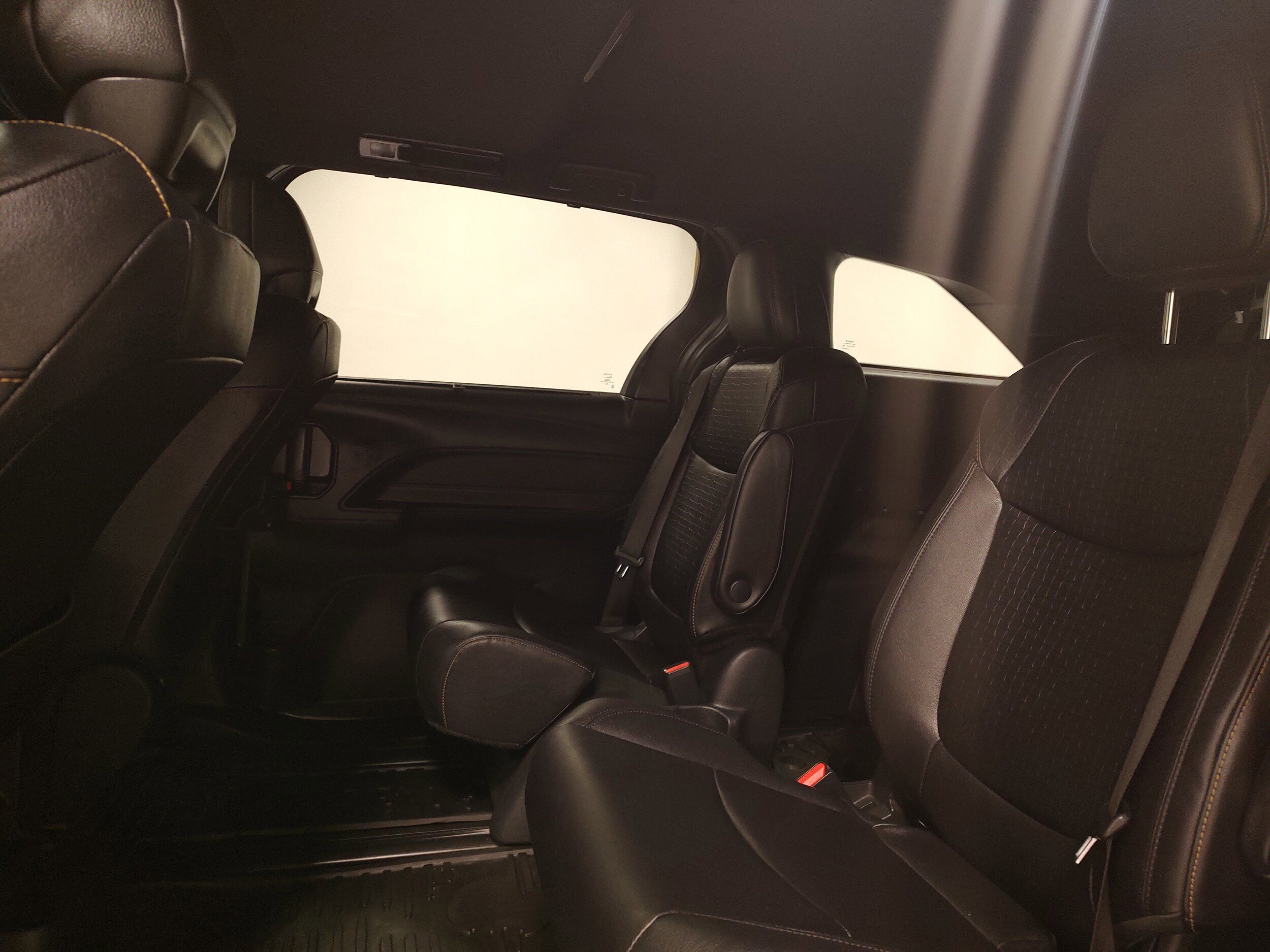 Used 2025 Toyota Sienna XLE Woodland Edition AWD/4WD image 11