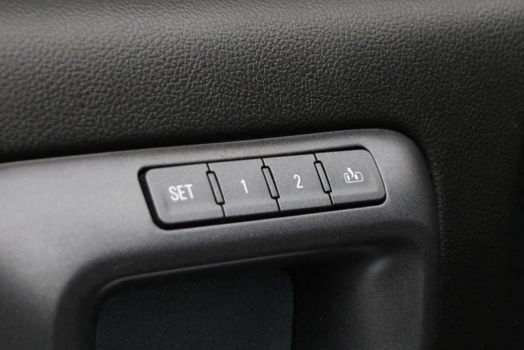 Used 2018 GMC Sierra 3500 Denali w/ Duramax Plus Package image 10