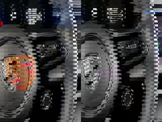 New 2025 Porsche Macan 4 Electric image 23