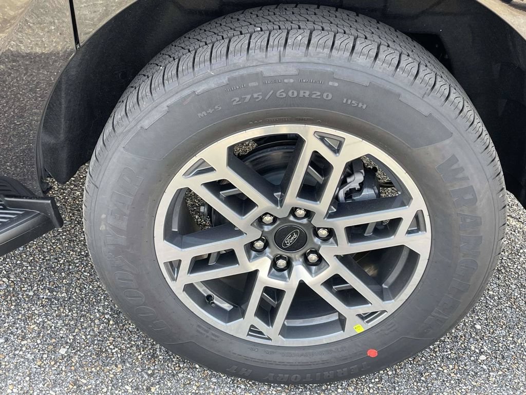 New 2026 Ford Expedition Max Active RWD image 9