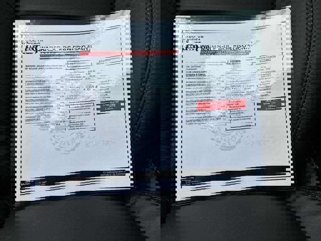 Used 2025 Jeep Wrangler Unlimited Rubicon image 2