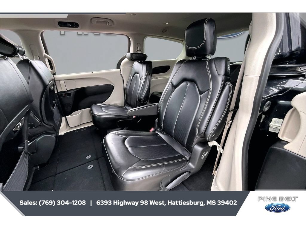 Used 2023 Chrysler Pacifica Touring-L FWD image 20